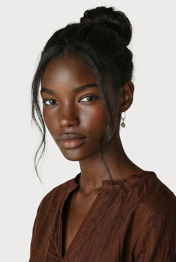AI model casting — koyu ten, topuz