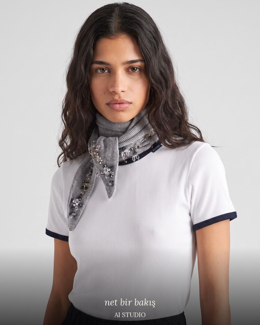 02 Model & sahne seçimi — gri işlemeli fular serisi